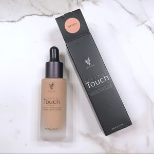 Younique Liquid Touch Foundation - color: Taffeta